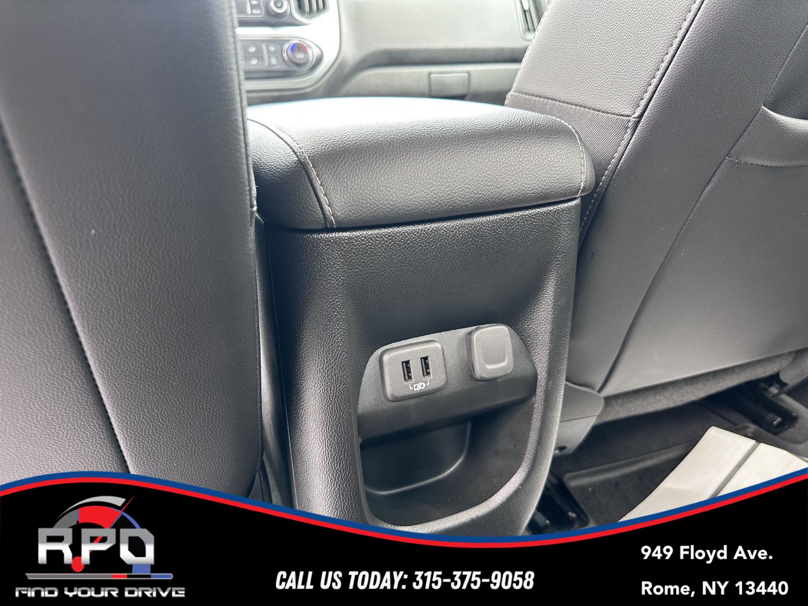 Vehicle image 18 of 40