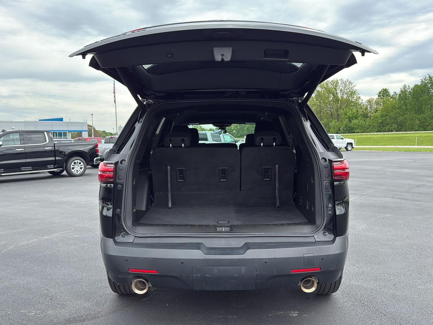 Vehicle image 15 of 23