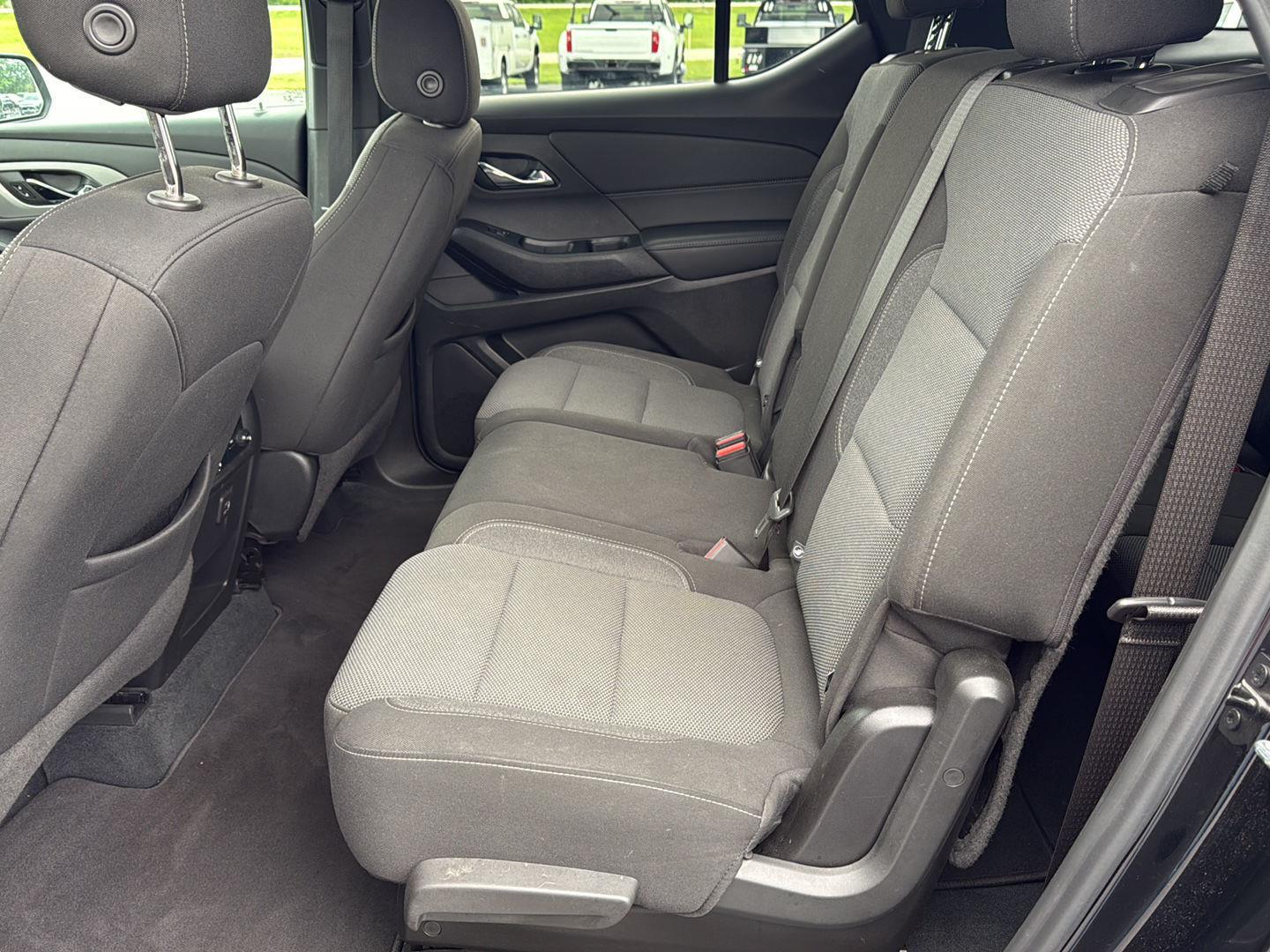 Vehicle image 13 of 23