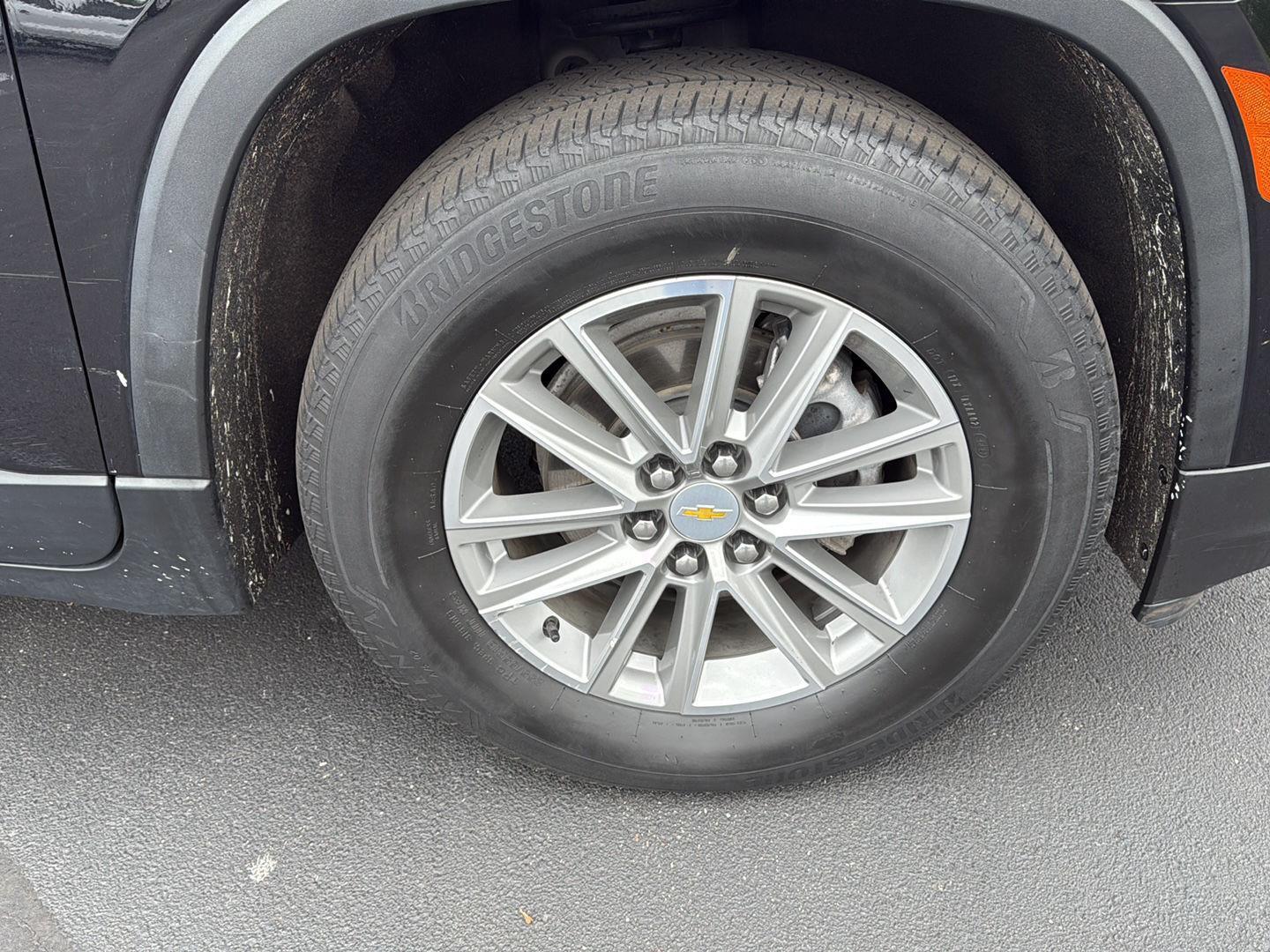 Vehicle image 16 of 23