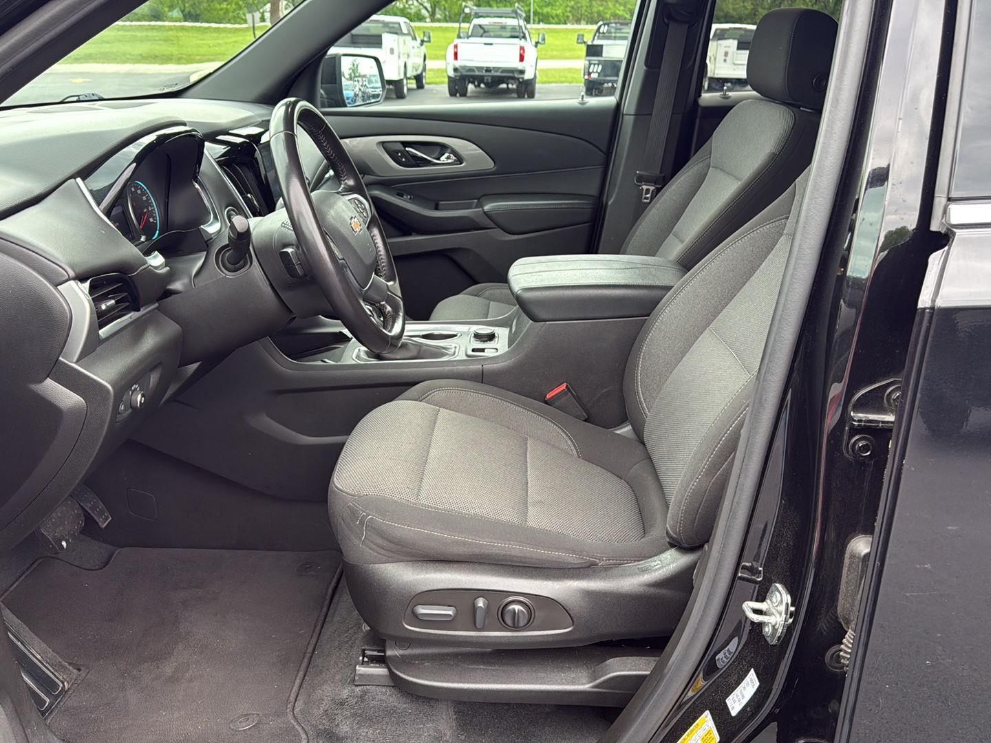 Vehicle image 12 of 23