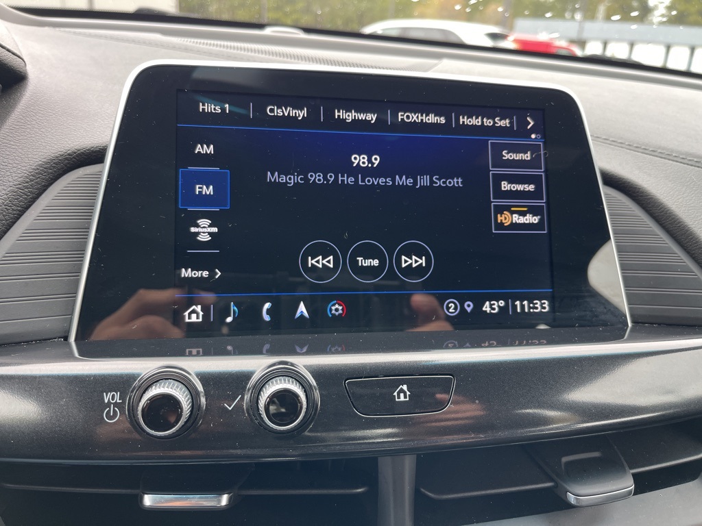 Vehicle image 17 of 23