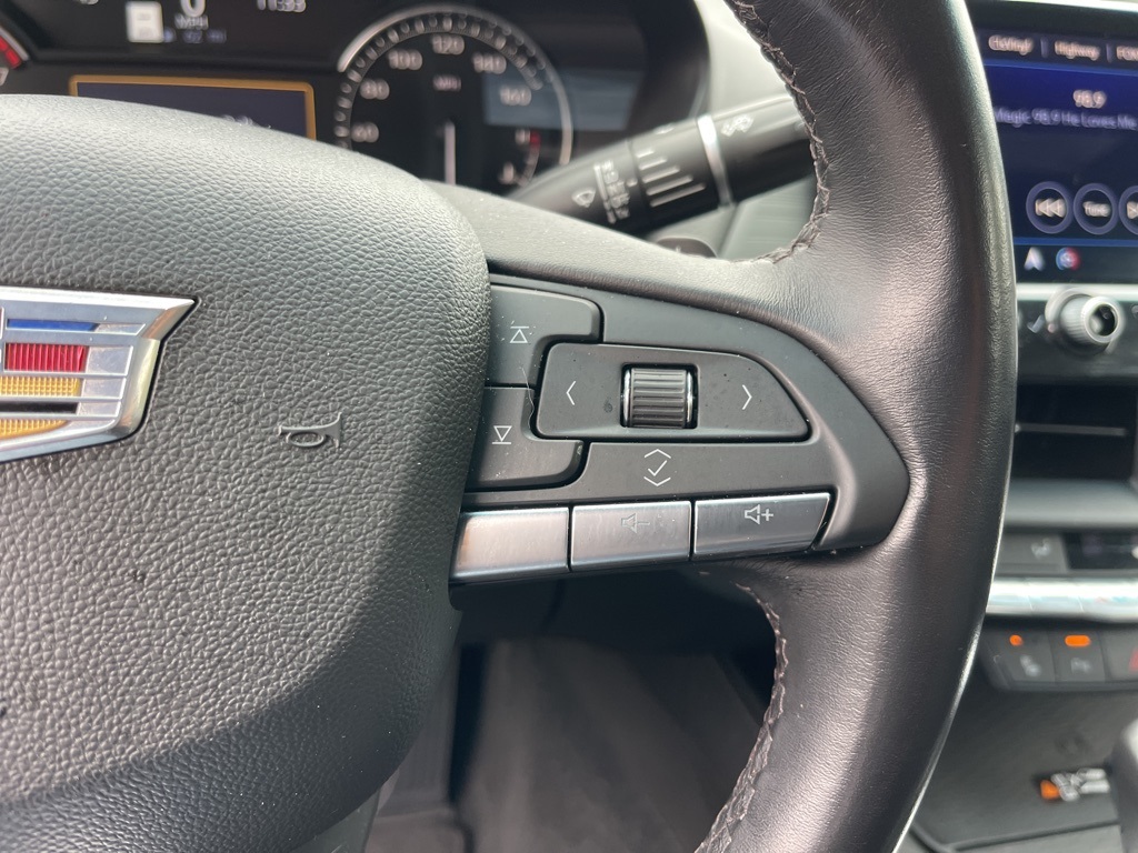 Vehicle image 14 of 23