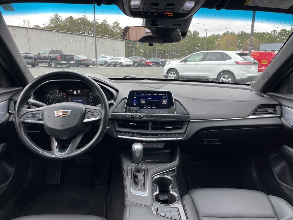 Vehicle image 11 of 23