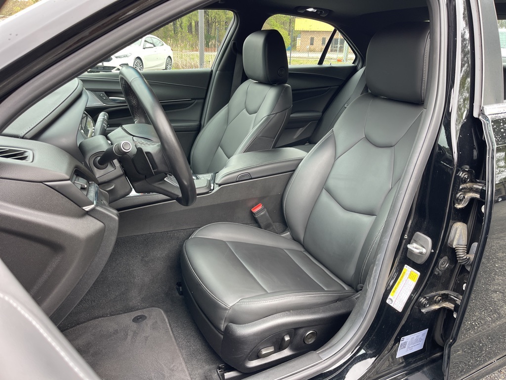 Vehicle image 10 of 23
