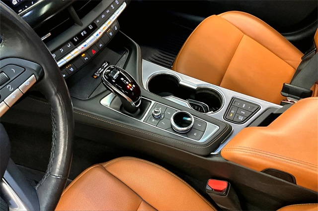 Vehicle image 24 of 38