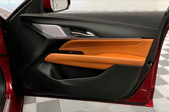 Vehicle image 26 of 38