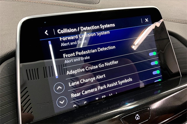 Vehicle image 21 of 38