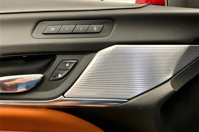 Vehicle image 32 of 38