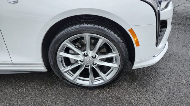 2022 Cadillac CT4 Sport Image 7 of 37