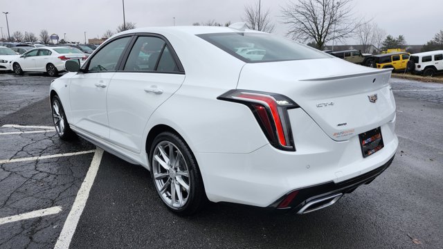 2022 Cadillac CT4 Sport Image 5 of 37