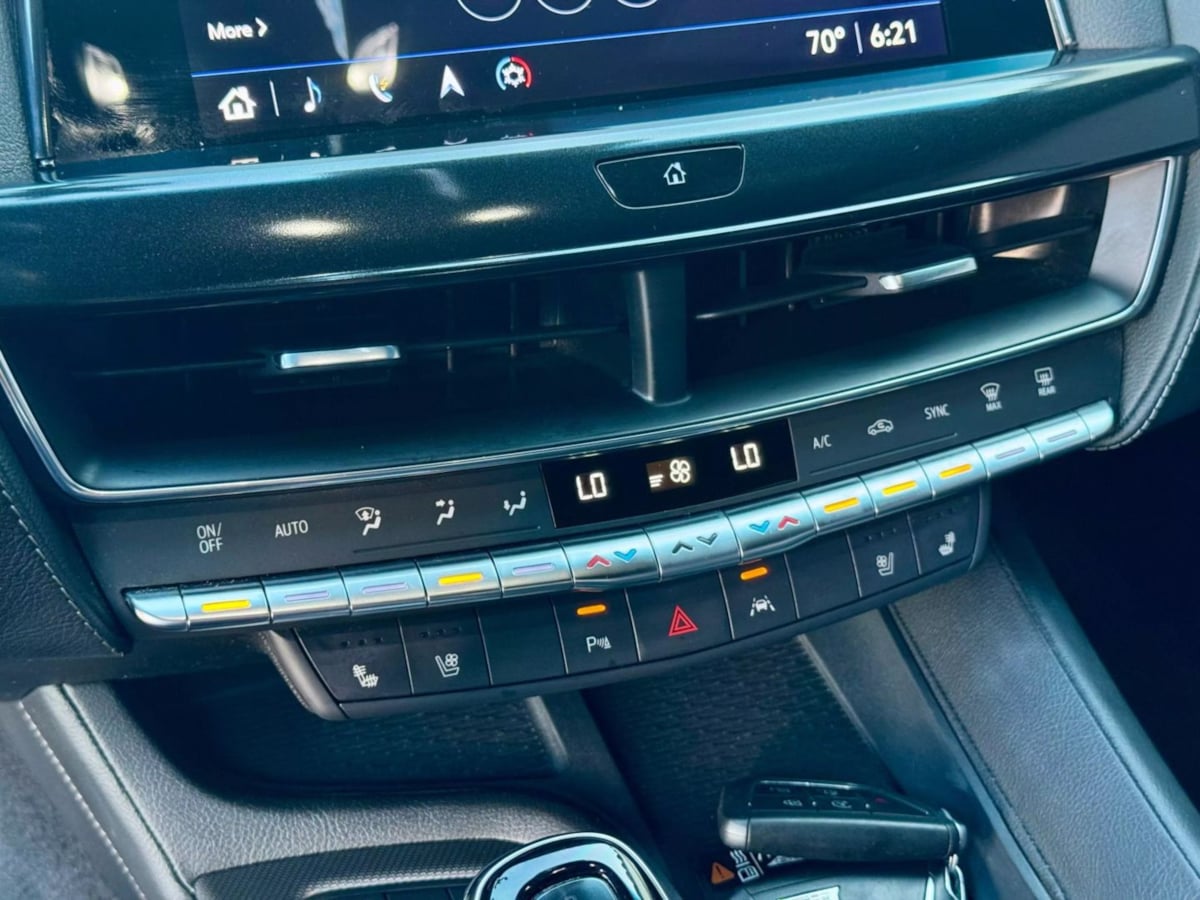 Vehicle image 29 of 52