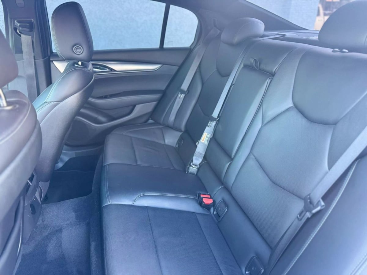Vehicle image 24 of 52