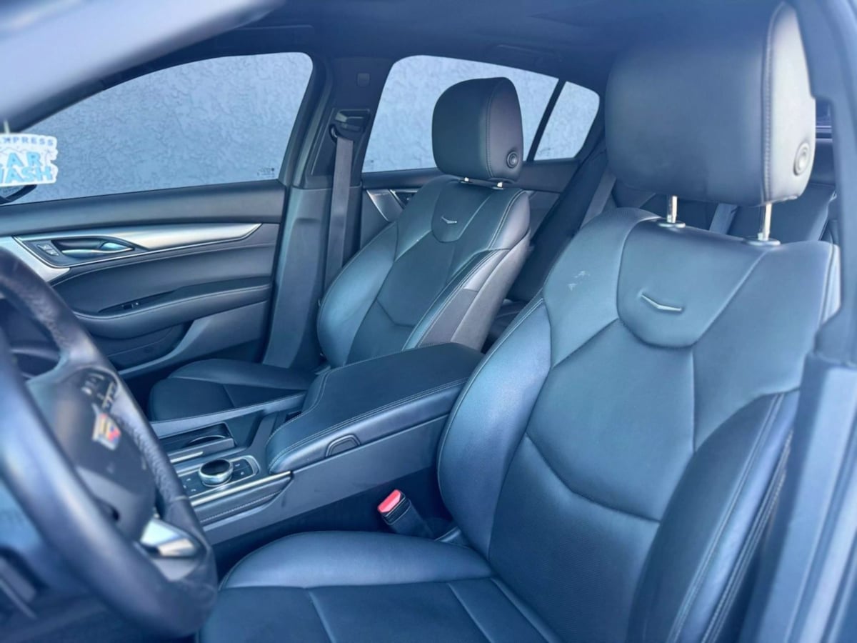 Vehicle image 23 of 52