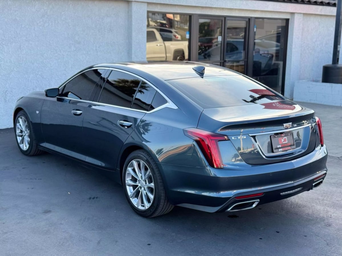 Vehicle image 9 of 52