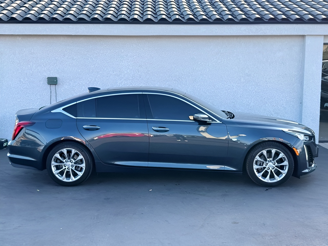 Vehicle image 48 of 52