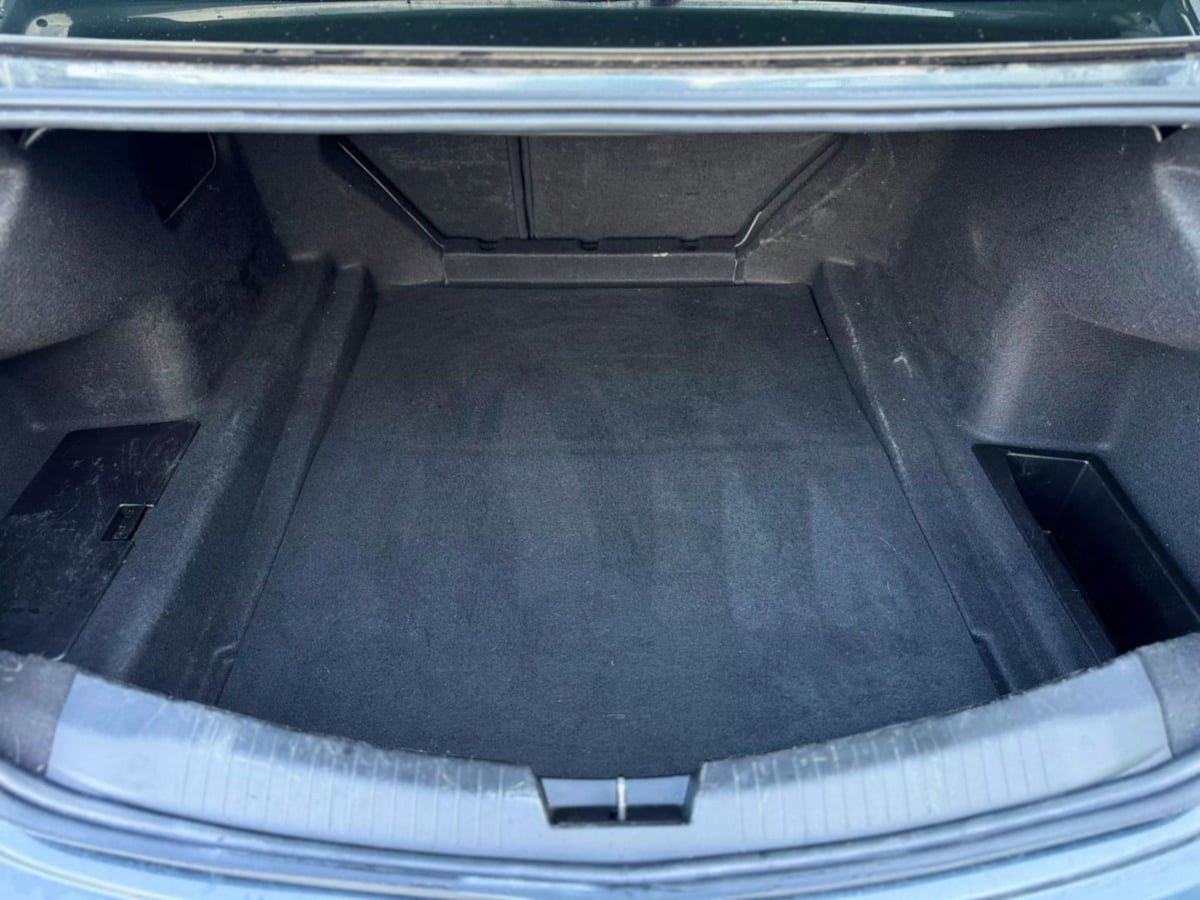 Vehicle image 19 of 52