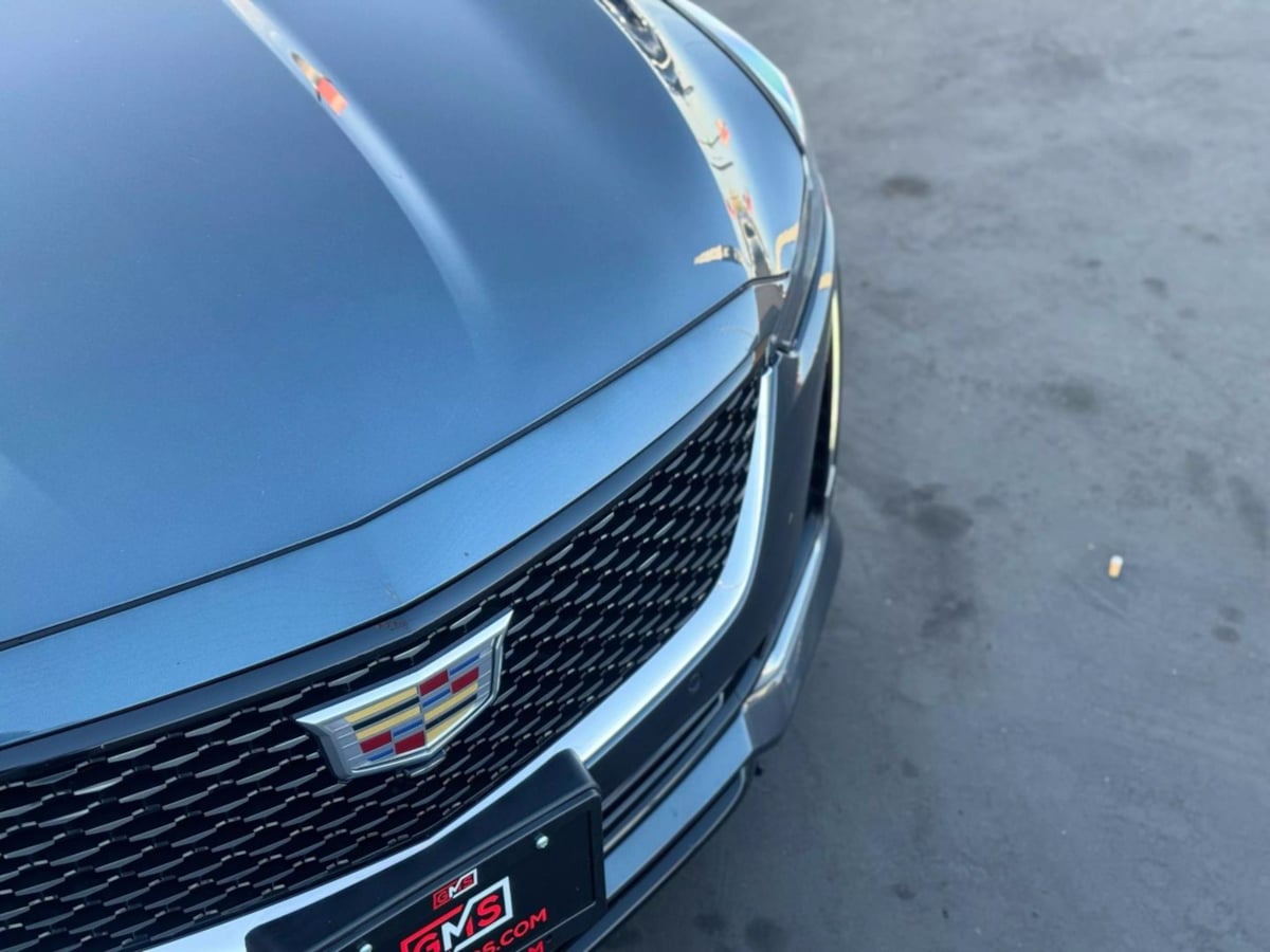 Vehicle image 13 of 52