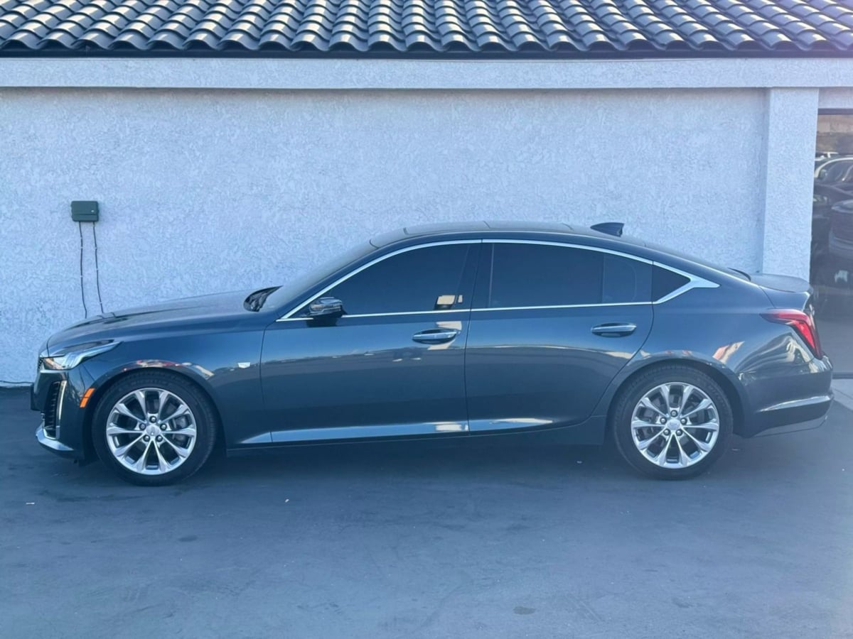 Vehicle image 10 of 52