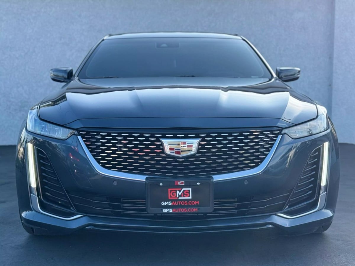 Vehicle image 4 of 52