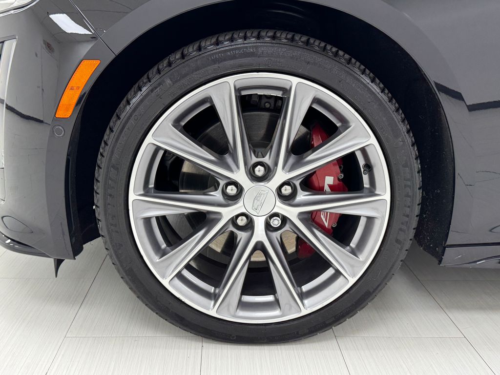 Vehicle image 11 of 41