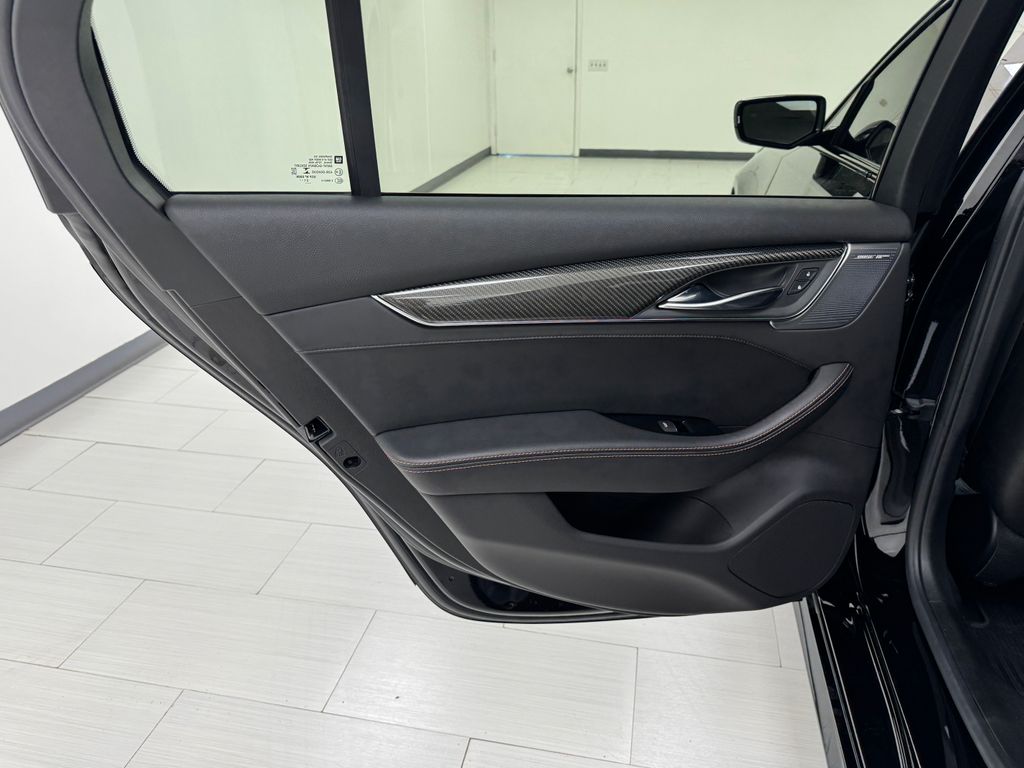 Vehicle image 26 of 41