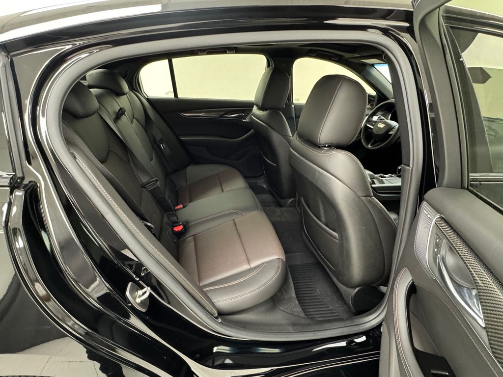 Vehicle image 15 of 41