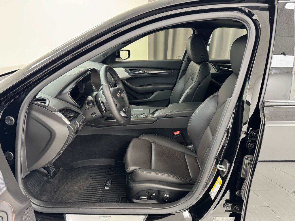 Vehicle image 39 of 41