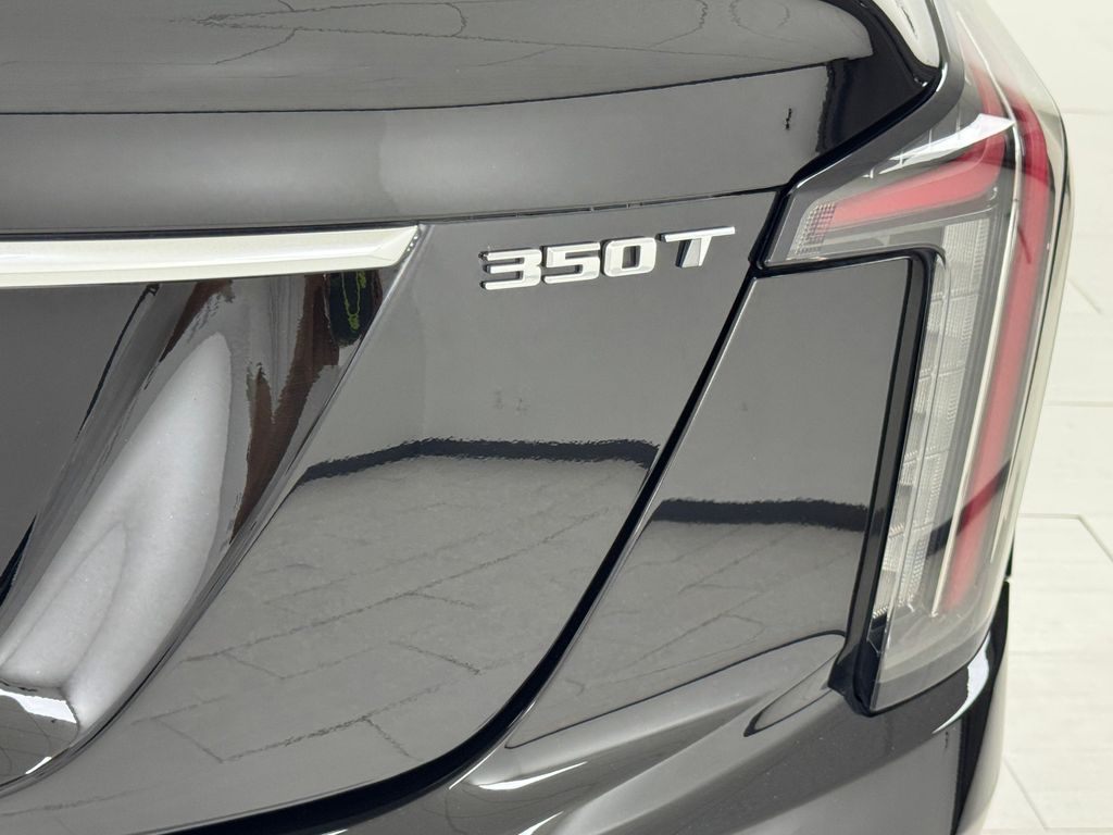 Vehicle image 37 of 41