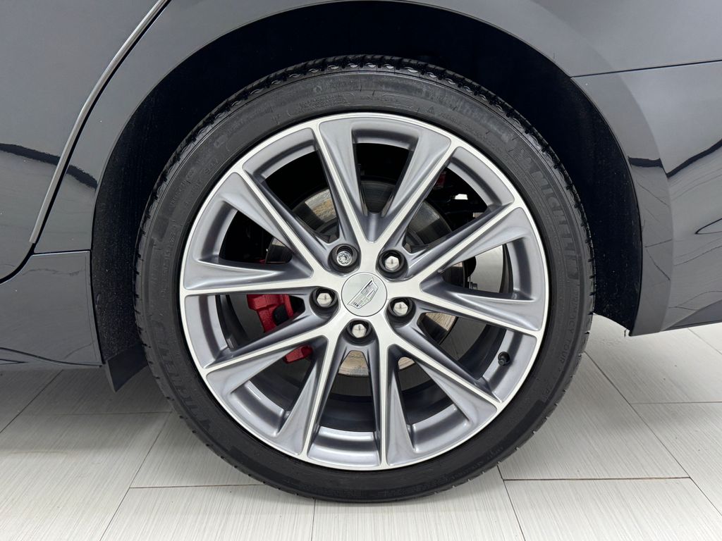 Vehicle image 13 of 41