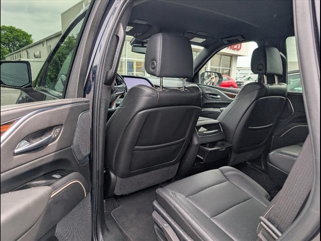 Vehicle image 18 of 27
