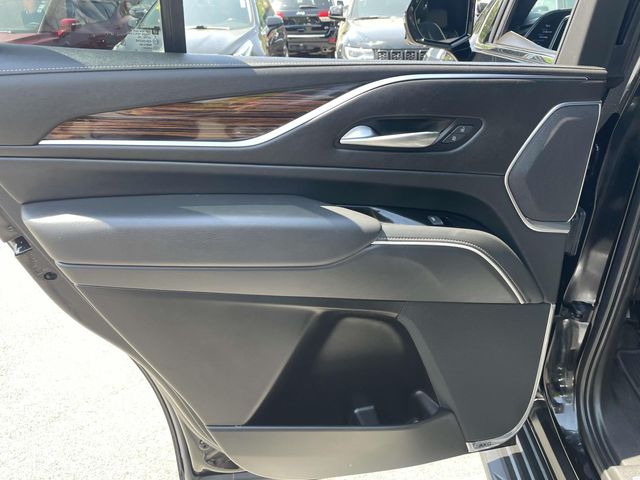 Vehicle image 21 of 39