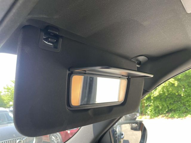 Vehicle image 33 of 39