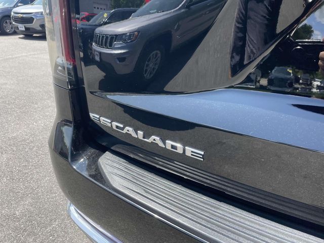 Vehicle image 10 of 39