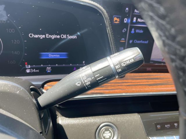 Vehicle image 37 of 39
