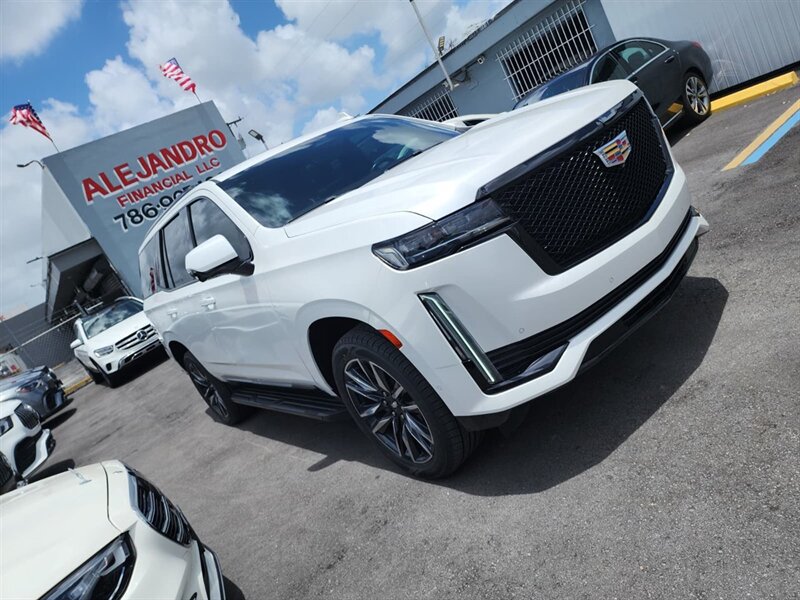 2022 Cadillac Escalade Sport Image 3 of 20
