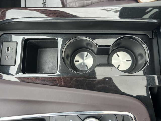 Vehicle image 27 of 29