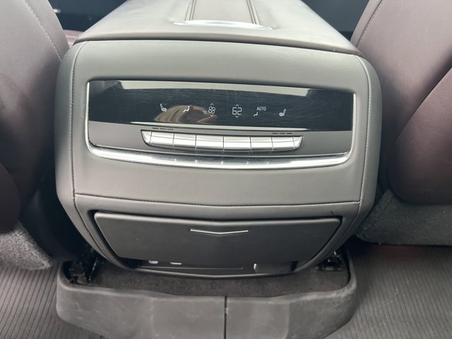 Vehicle image 14 of 29