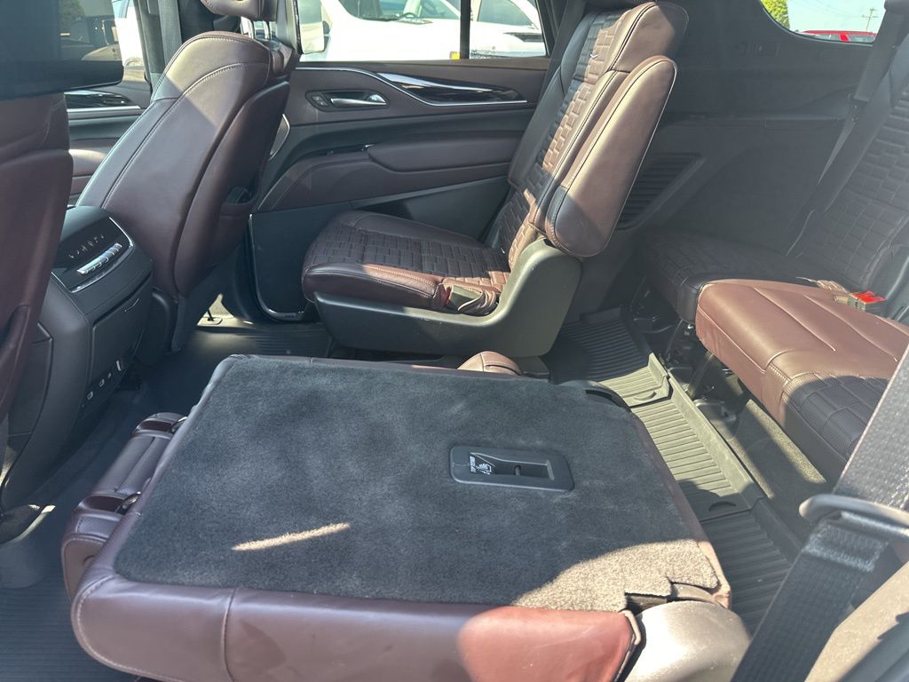 Vehicle image 26 of 37