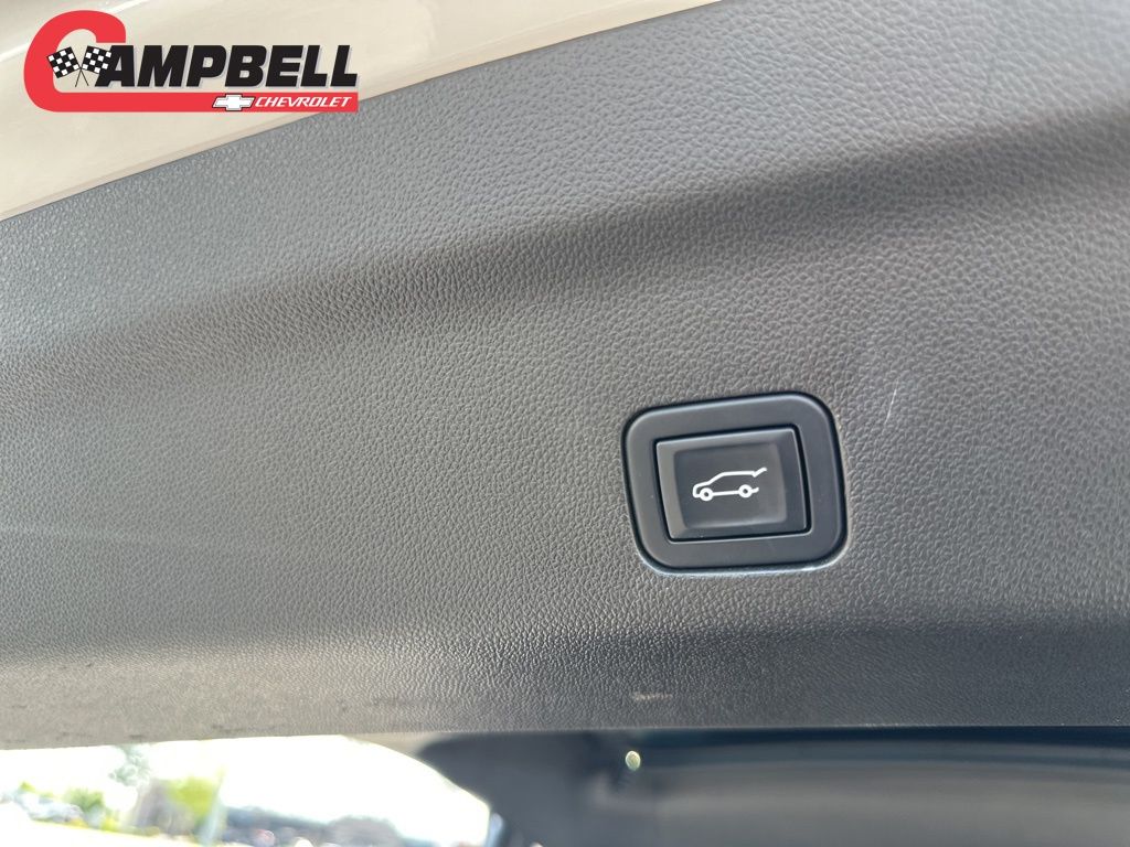 Vehicle image 19 of 37