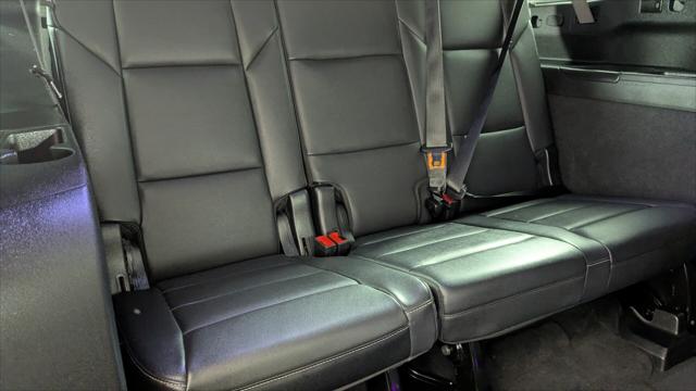 2022 Cadillac Escalade ESV Luxury Image 21 of 43