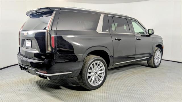 2022 Cadillac Escalade ESV Luxury Image 10 of 43