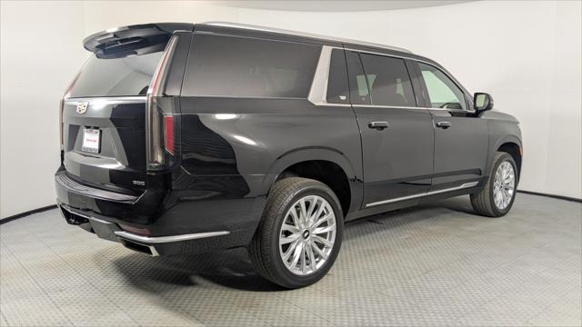 2022 Cadillac Escalade ESV Luxury Image 9 of 43