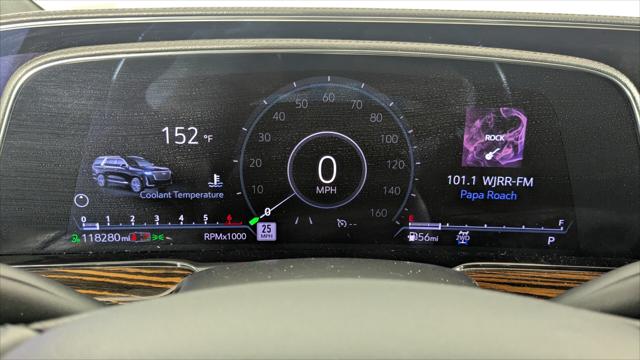 2022 Cadillac Escalade ESV Luxury Image 27 of 43