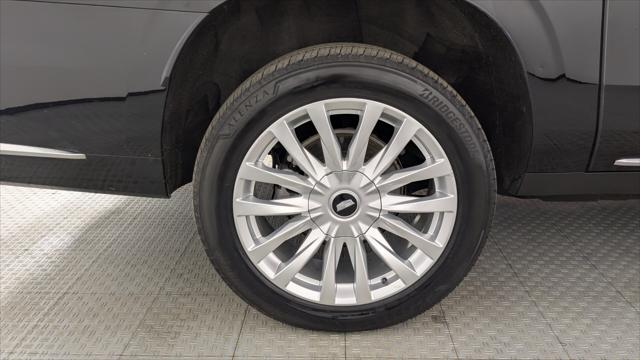 2022 Cadillac Escalade ESV Luxury Image 16 of 43