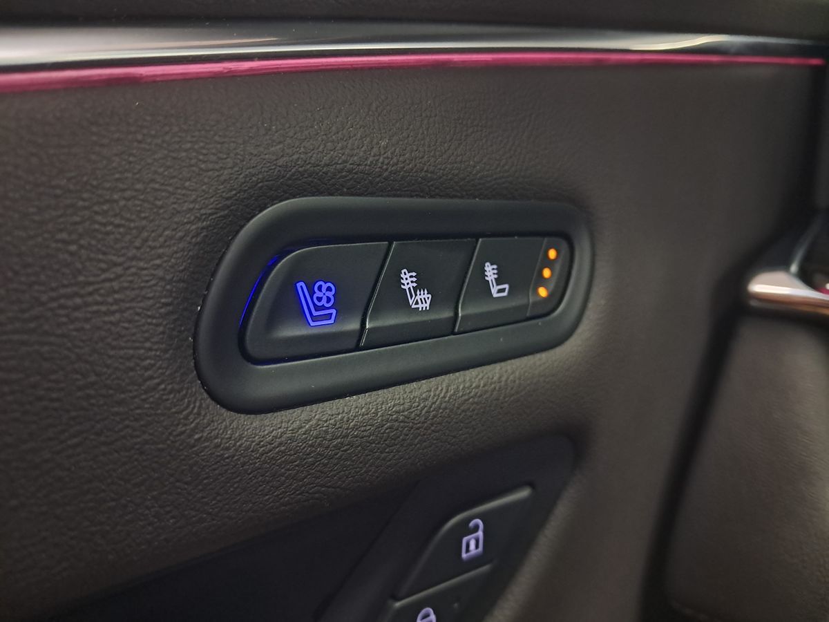 Vehicle image 22 of 72
