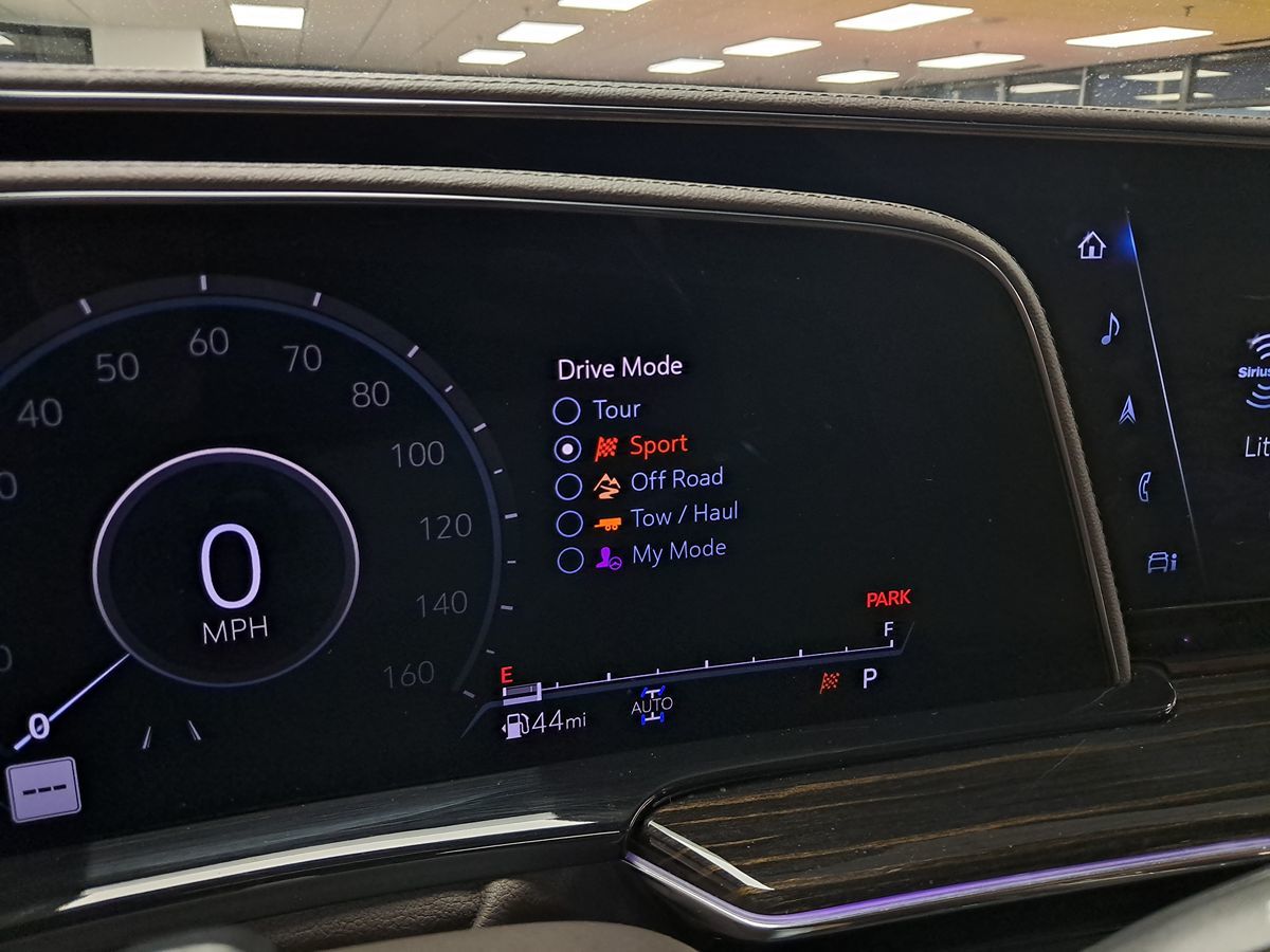 Vehicle image 16 of 72