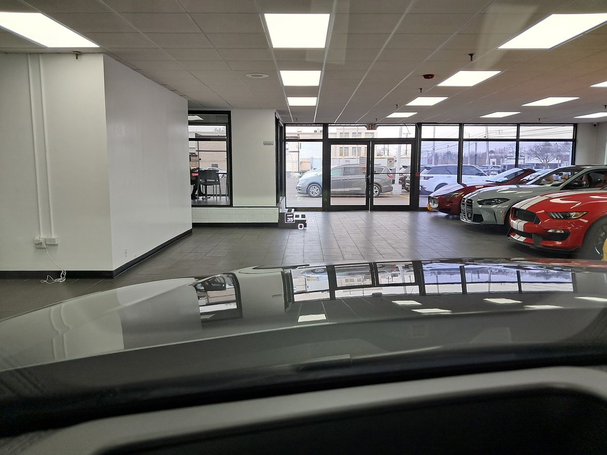 Vehicle image 14 of 72