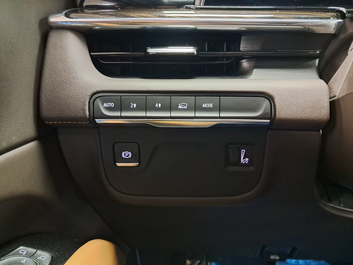 Vehicle image 24 of 72