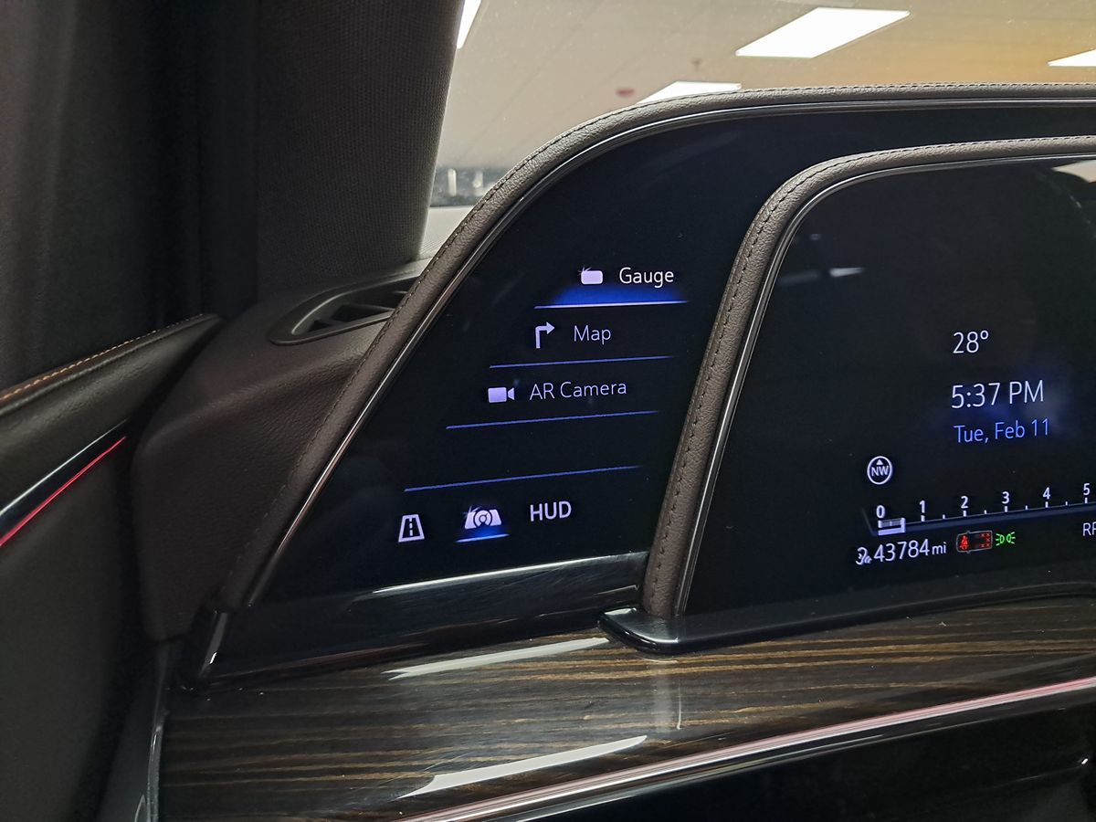 Vehicle image 17 of 72